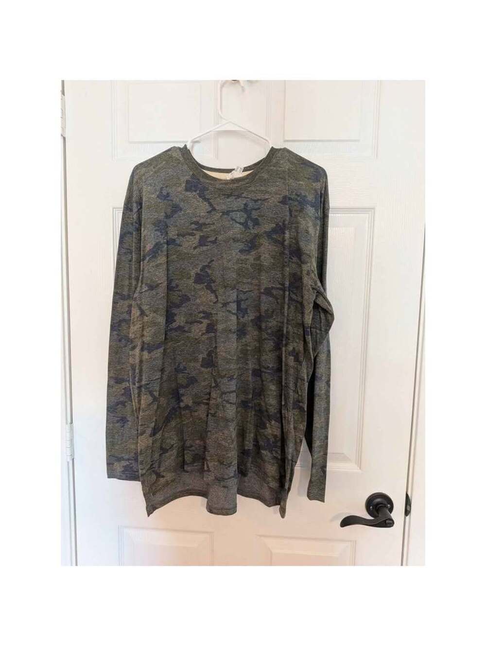Live and Tell Women's XL Long Sleeve Camo Tee Gray Blue Crew Neck Cotton Blend